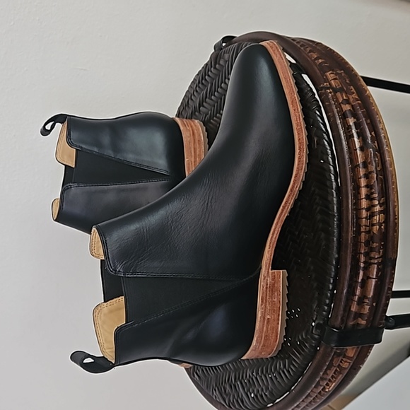 Nisolo Black Leather Eva Everyday Chelsea Boot Size 7.5 ankle booties - Picture 7 of 13